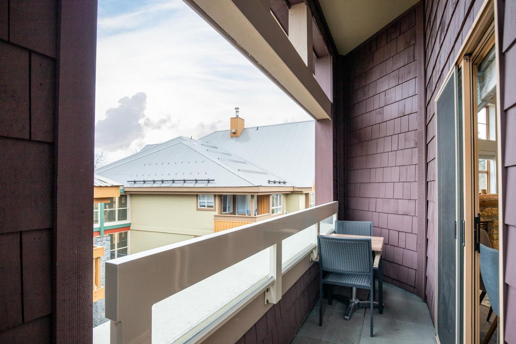 Olympic Plaza Views With Pool And Hot Tub By Harmony Whistler Villa Bagian luar foto
